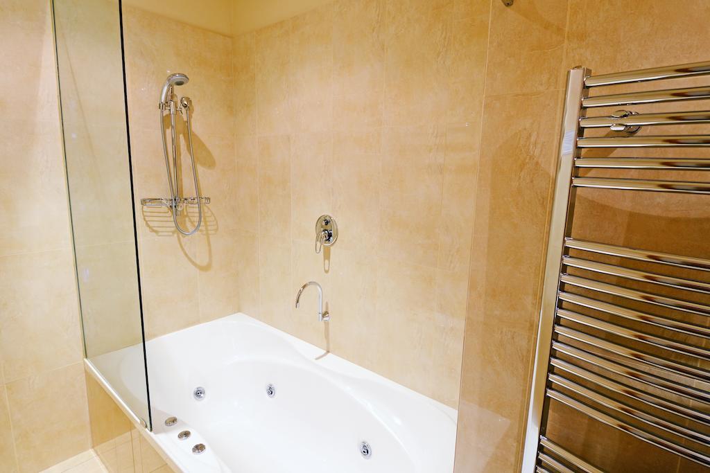 Falls Creek Country Club Room photo