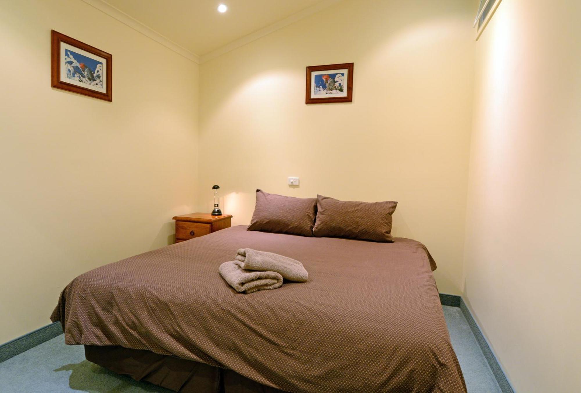Falls Creek Country Club Room photo